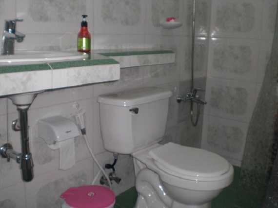 'Bathroom 1' 